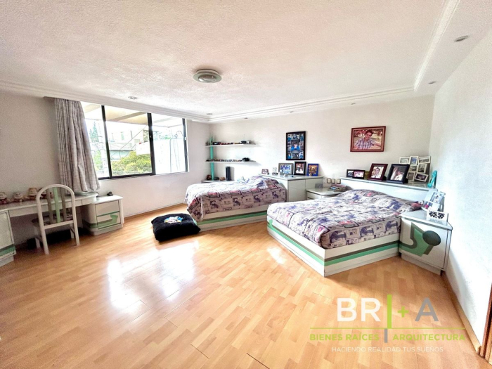 Casa En Venta Con Gran Jardín Cerca De Blvd De La Luz Tecamachalco