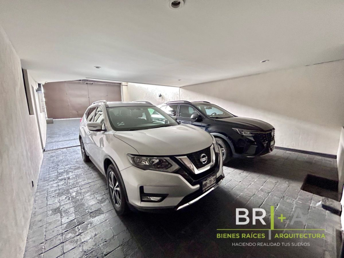 Casa En Venta Con Gran Jardín Cerca De Blvd De La Luz Tecamachalco