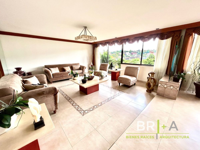 Casa En Venta Con Gran Jardín Cerca De Blvd De La Luz Tecamachalco