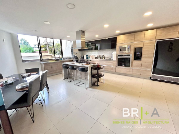 Casa En Venta Con Gran Jardín Cerca De Blvd De La Luz Tecamachalco
