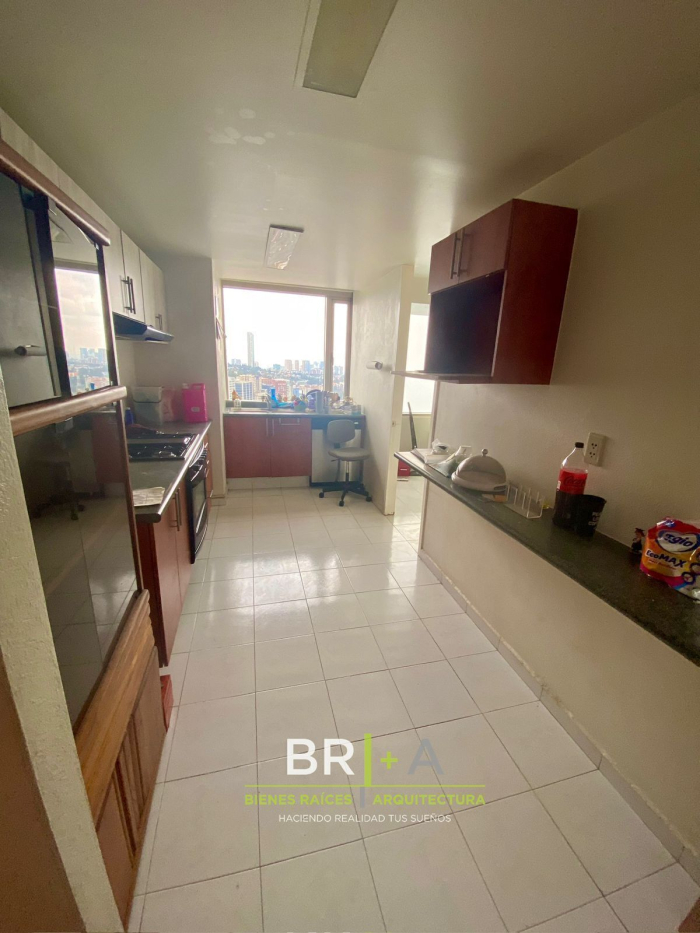 VENTA DE BONITO DEPARTAMENTO PARA ACTUALIZAR EN TORRE PANORAMA, SANTA FE