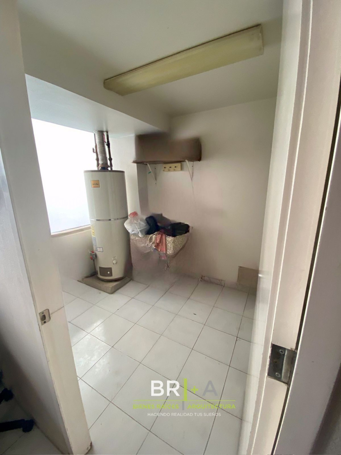 VENTA DE BONITO DEPARTAMENTO PARA ACTUALIZAR EN TORRE PANORAMA, SANTA FE