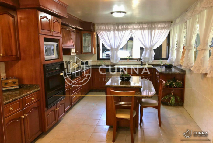 CASA AV. DE LAS FUENTES EN VENTA