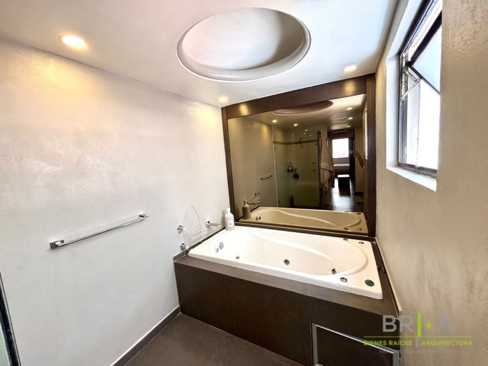 Departamento En Venta Remodelado En Lomas De Las Palmas, Interlomas