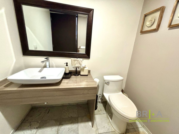 Departamento En Venta Remodelado En Lomas De Las Palmas, Interlomas