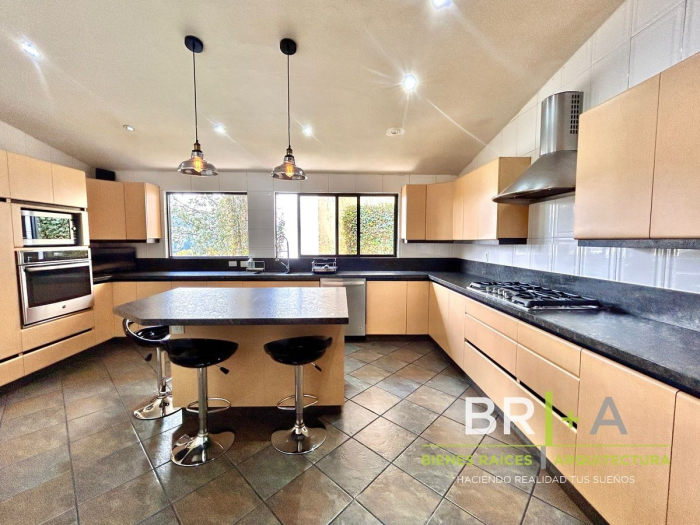 Hermosa Casa En Venta En Bosques De Las Lomas, Framboyanes
