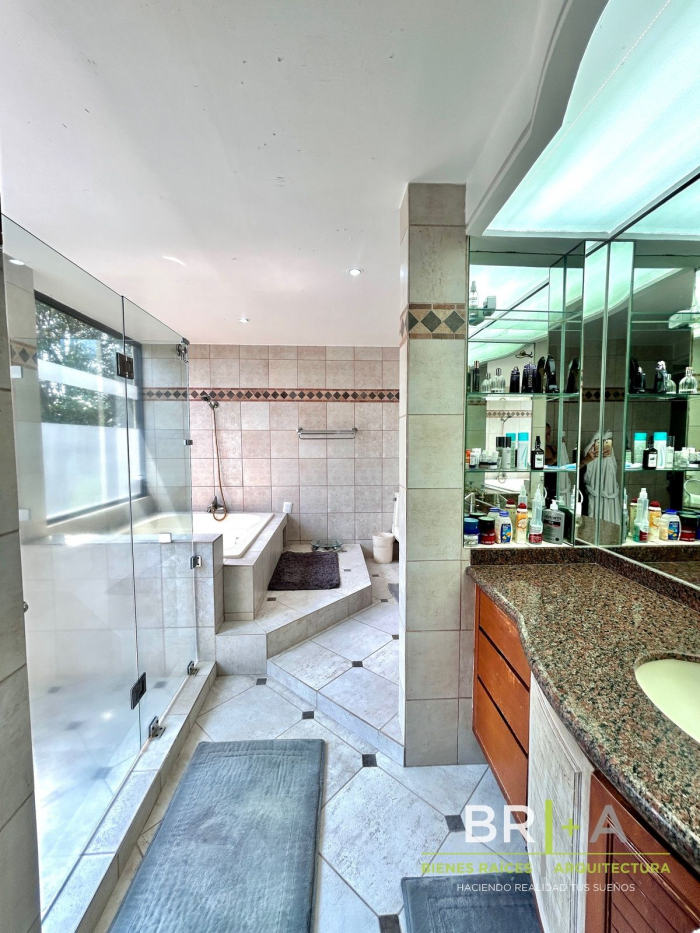 Hermosa Casa En Venta En Bosques De Las Lomas, Framboyanes