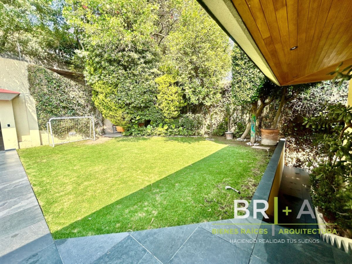 Hermosa Casa En Venta En Bosques De Las Lomas, Framboyanes