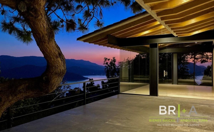 VENTA Y RENTA  Casa en  condominio en Valle de Bravo .