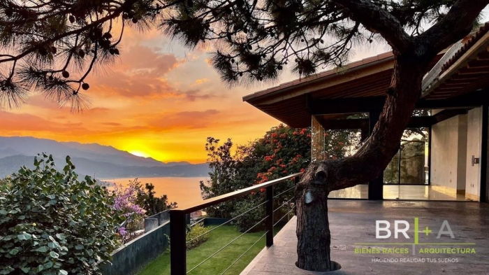 VENTA Y RENTA  Casa En  Condominio En Valle De Bravo .