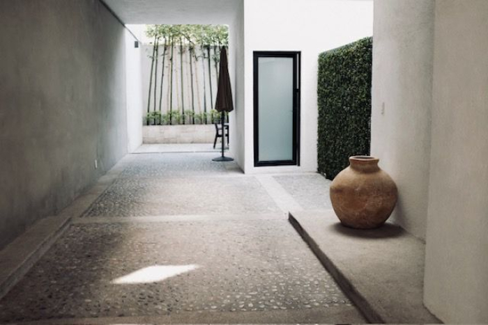 edificio en venta con 3 departamentos muy cerca de televisa san ángel