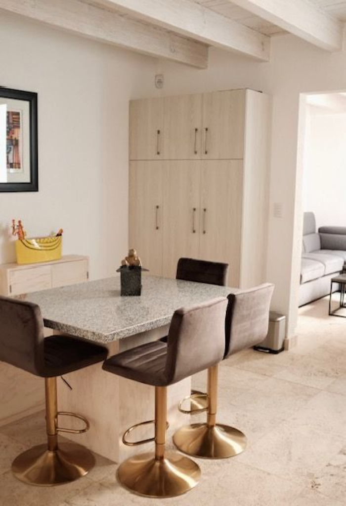 edificio en venta con 3 departamentos muy cerca de televisa san ángel