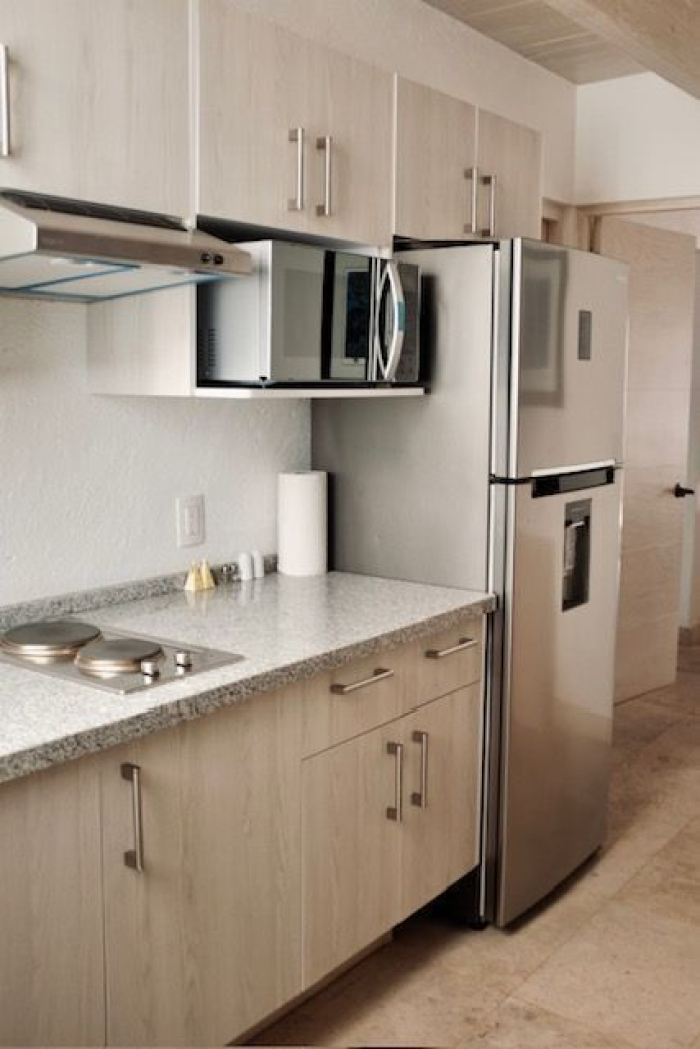 edificio en venta con 3 departamentos muy cerca de televisa san ángel