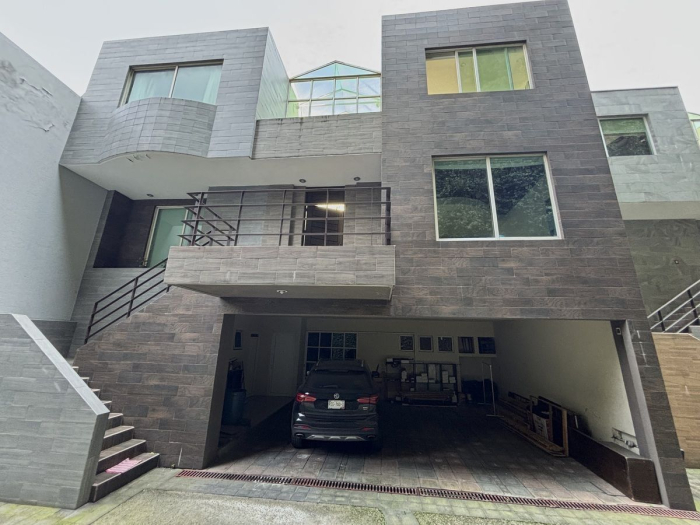 OPORTUNIDAD !!! Casa En Venta En Conjunto  Con Doble Seguridad Interlomas
