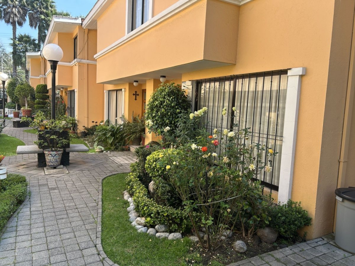 casa en condominio, santa maría tepepan, muy cerca de la glorieta de vaqueritos.