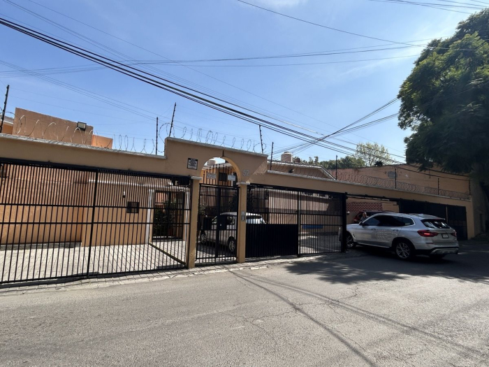 casa en condominio, santa maría tepepan, muy cerca de la glorieta de vaqueritos.