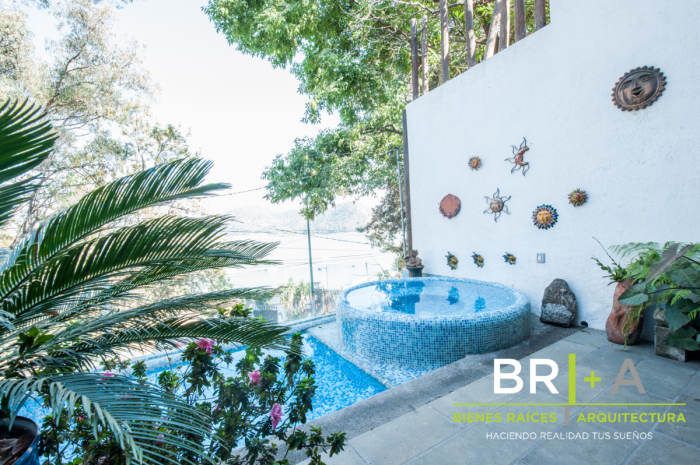 Hermoso Townhouse  en Venta en Valle de Bravo.