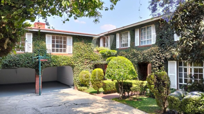 Hermosa Casa en Renta en Lomas Hipódromo