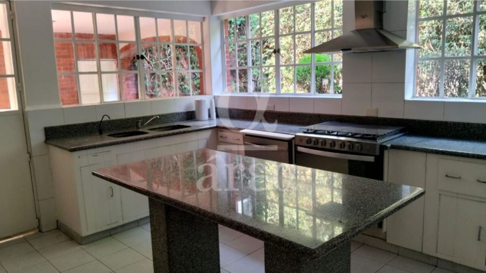 Hermosa Casa en Renta en Lomas Hipódromo