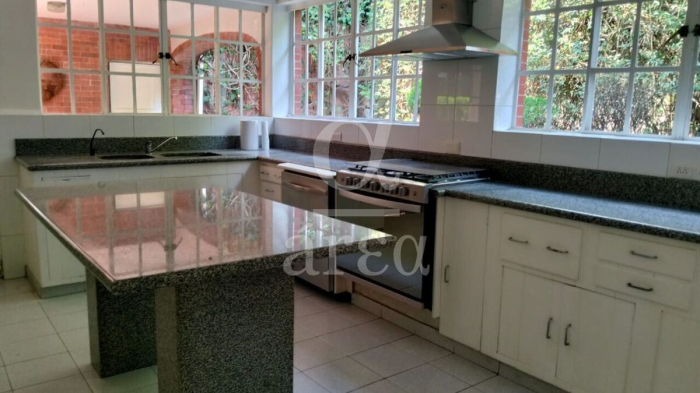 Hermosa Casa en Renta en Lomas Hipódromo