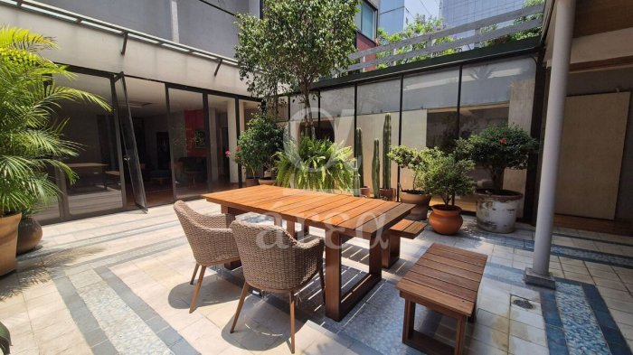 garden house en edificio histórico a un lado de reforma en venta