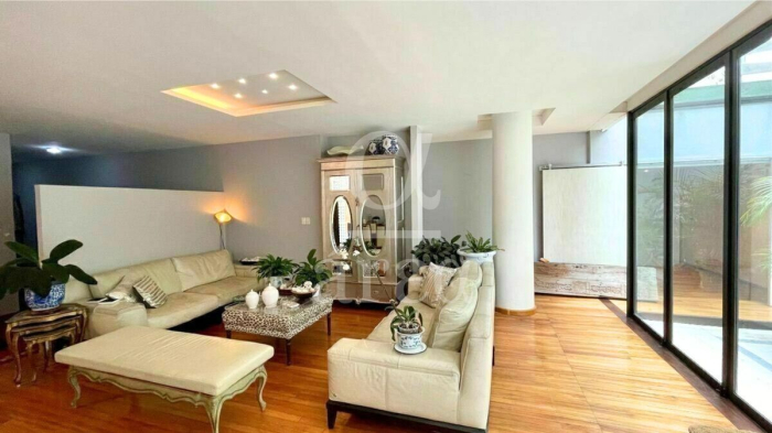 garden house en edificio histórico a un lado de reforma en venta