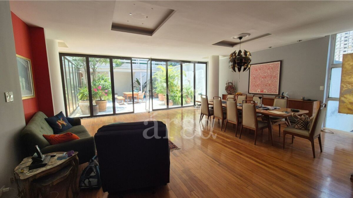 garden house en edificio histórico a un lado de reforma en venta