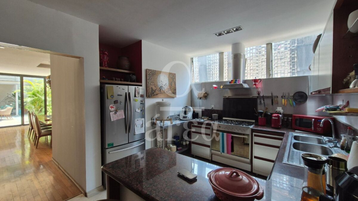 garden house en edificio histórico a un lado de reforma en venta