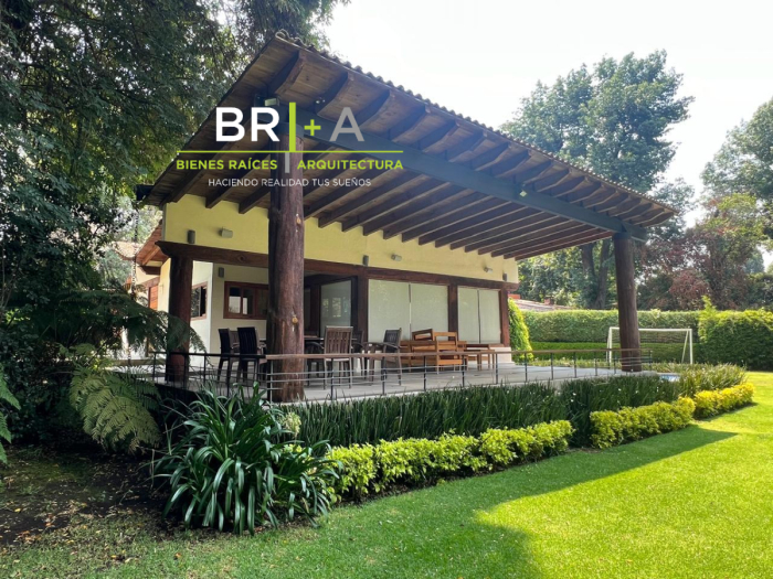 HERMOSA CASA EN VENTA CON RIO DENTRO DE LA PROPIEDAD.