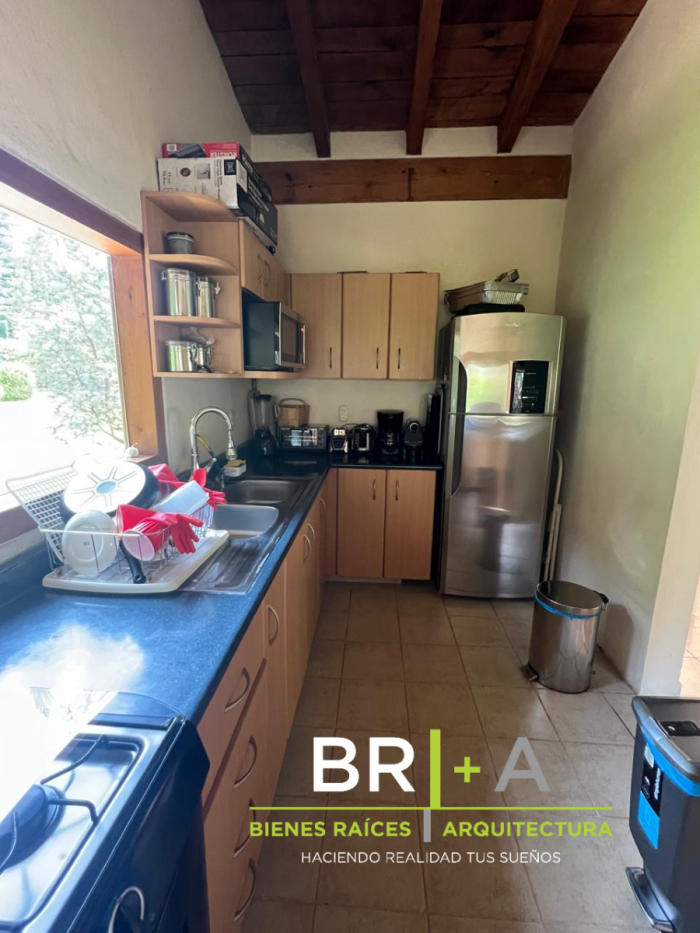 HERMOSA CASA EN VENTA CON RIO DENTRO DE LA PROPIEDAD.