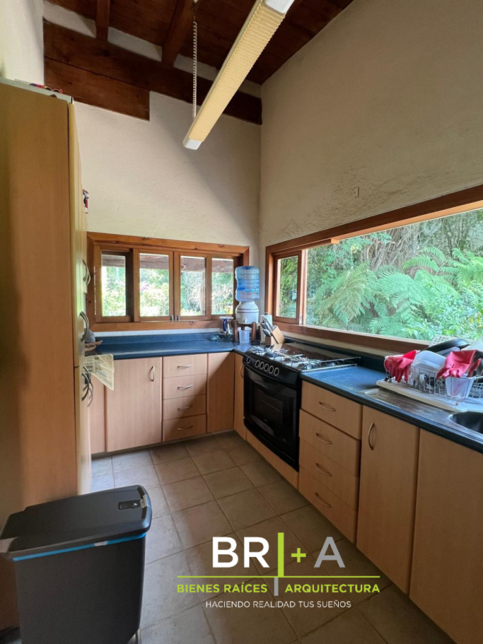 HERMOSA CASA EN VENTA CON RIO DENTRO DE LA PROPIEDAD.