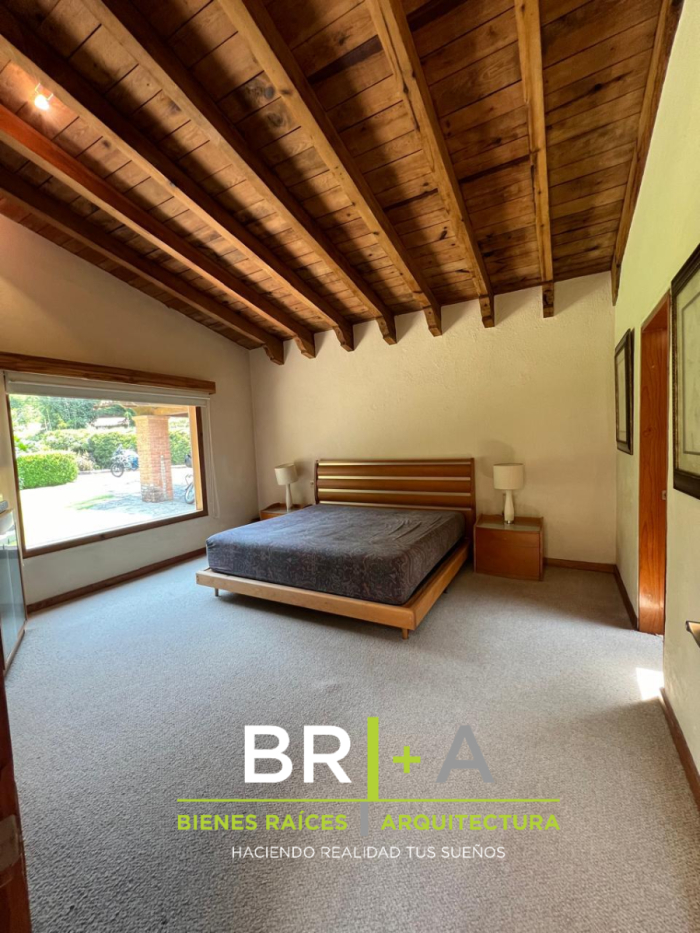 HERMOSA CASA EN VENTA CON RIO DENTRO DE LA PROPIEDAD.