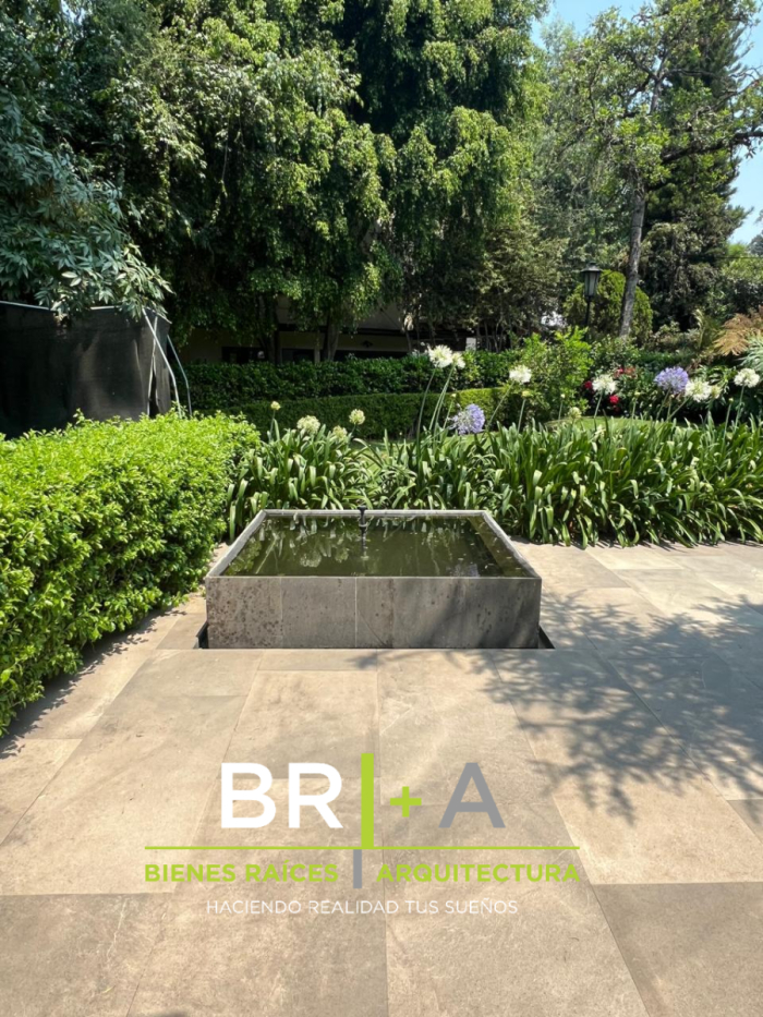 HERMOSA CASA EN VENTA CON RIO DENTRO DE LA PROPIEDAD.