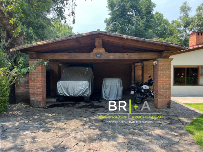 HERMOSA CASA EN VENTA CON RIO DENTRO DE LA PROPIEDAD.