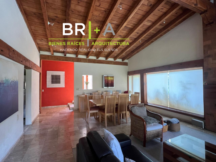 HERMOSA CASA EN VENTA CON RIO DENTRO DE LA PROPIEDAD.