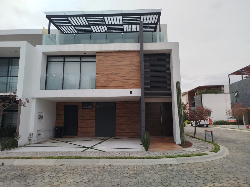 Casa Amueblada en Renta en Lomas de Angelopolis