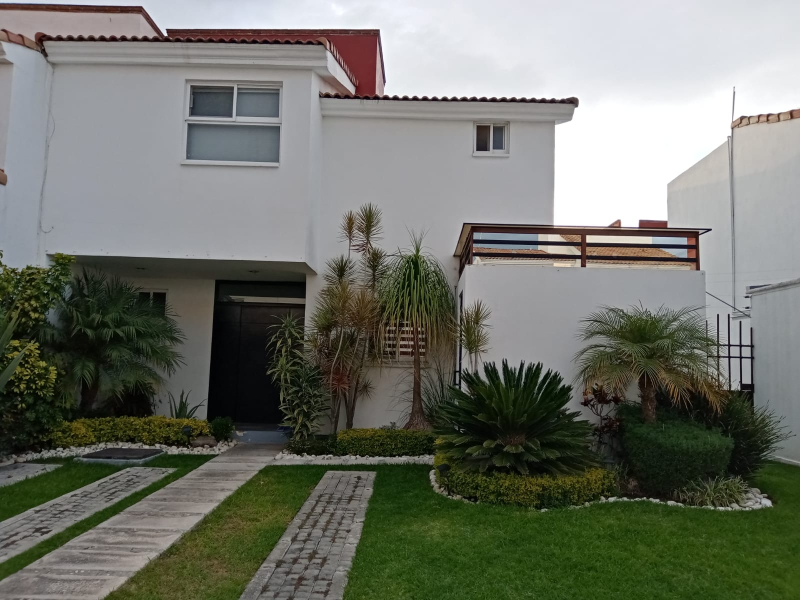 Casa en Renta en Jardines de San Carlos 