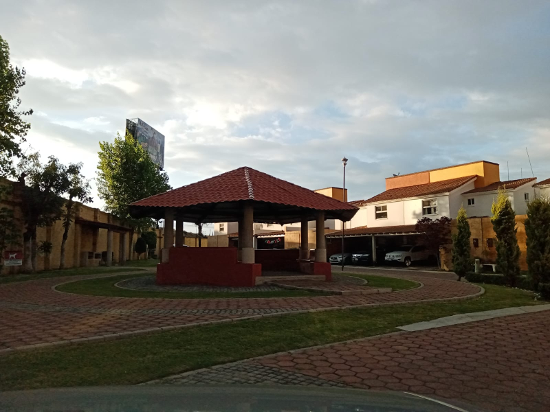Casa En Renta En Jardines De San Carlos 