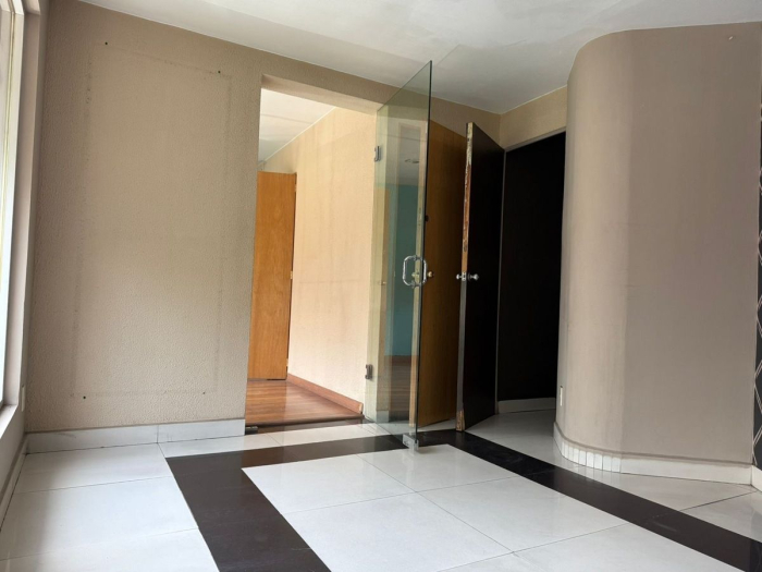 se renta local comercial en miguel angjel de quevedo