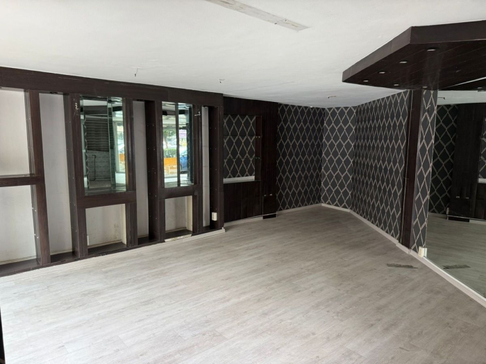 se renta local comercial en miguel angjel de quevedo