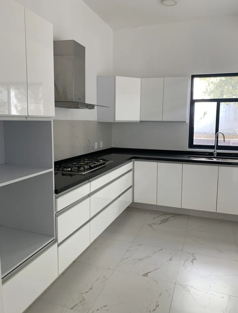 excelente casa en venta en calle cda remodelada.