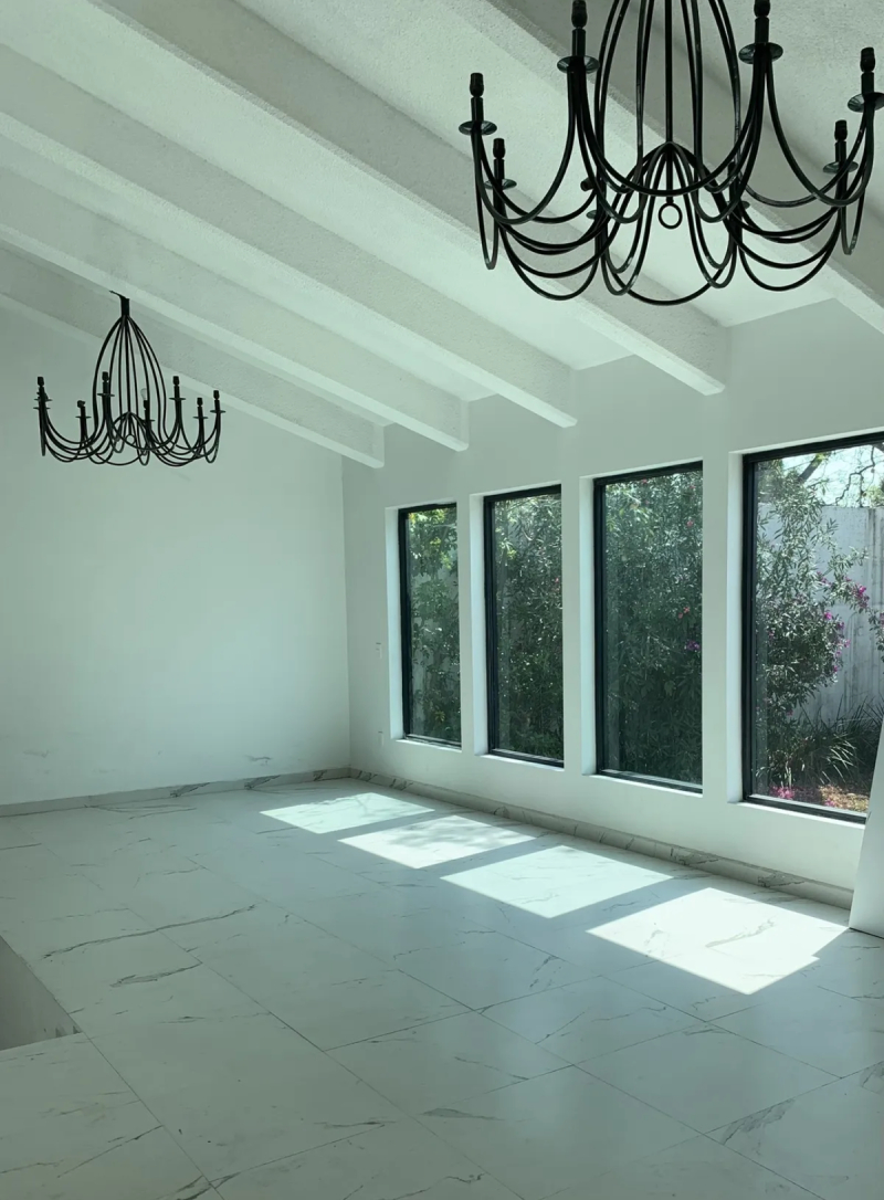 excelente casa en venta en calle cda remodelada.