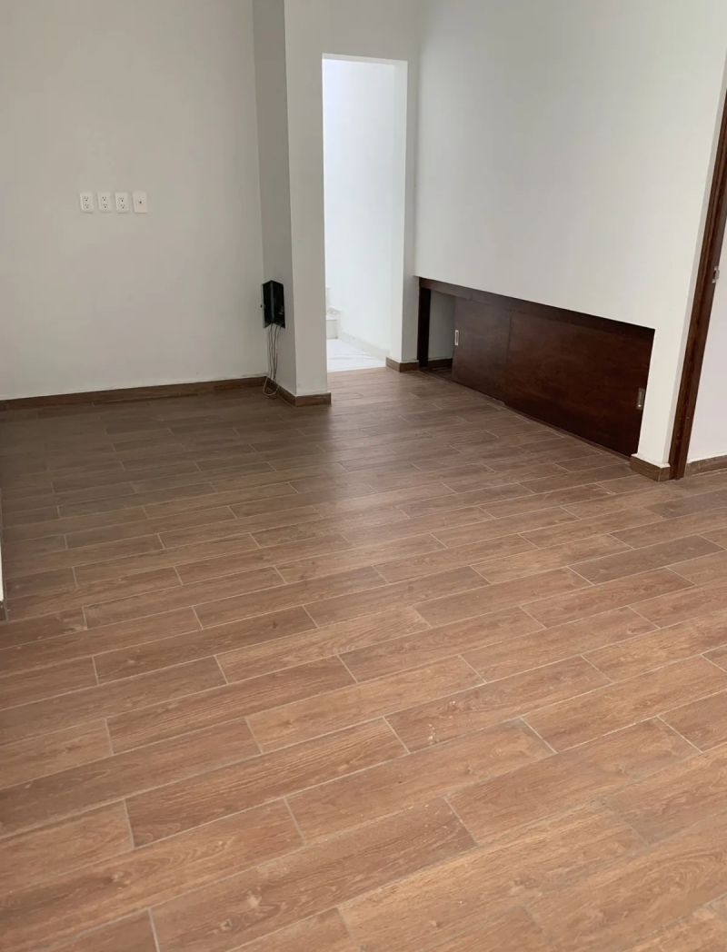 excelente casa en venta en calle cda remodelada.