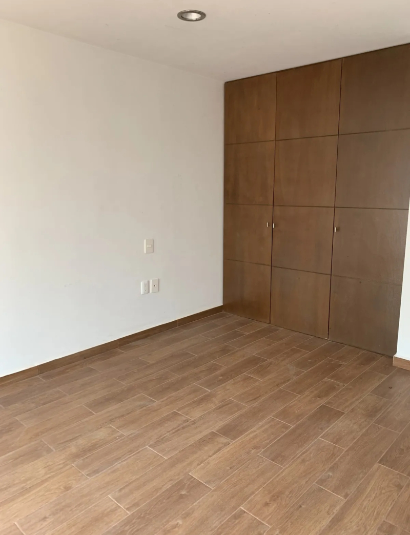 excelente casa en venta en calle cda remodelada.