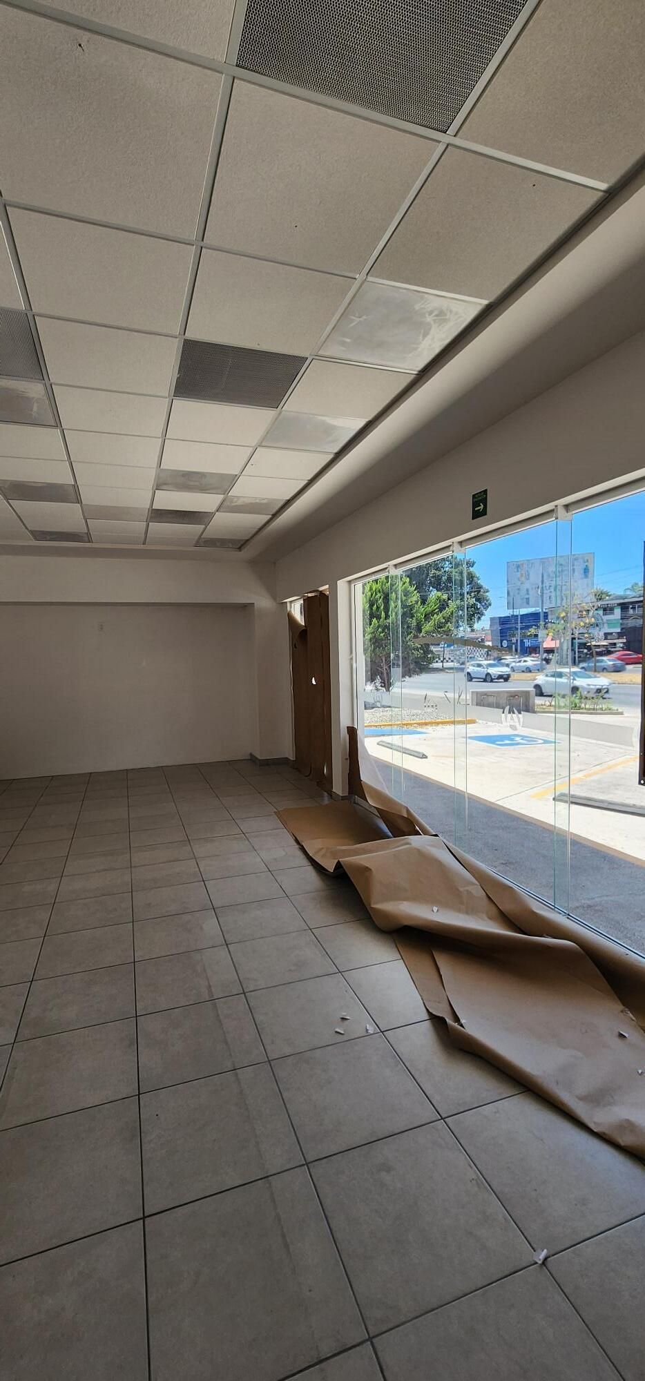 Local Comercial En Renta En Av. Patria Esq. Volcan Ajusco En El Colli