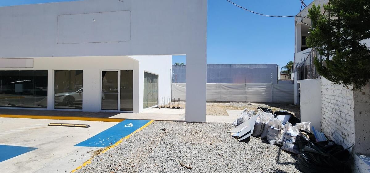 Local Comercial En Renta En Av. Patria Esq. Volcan Ajusco En El Colli
