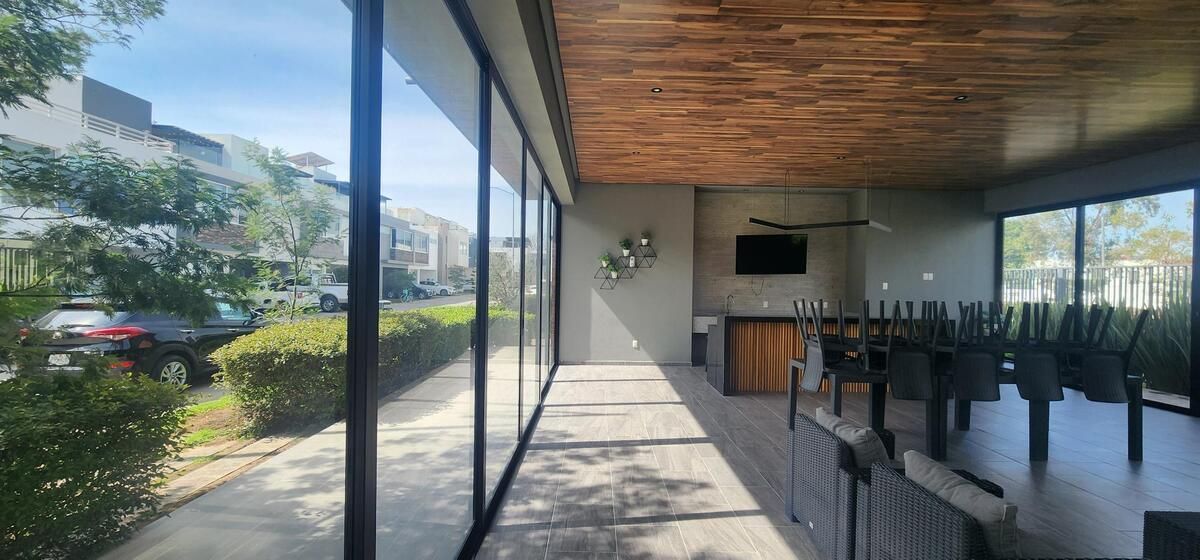 Casa En Venta En Solares Coto Los Eucaliptos