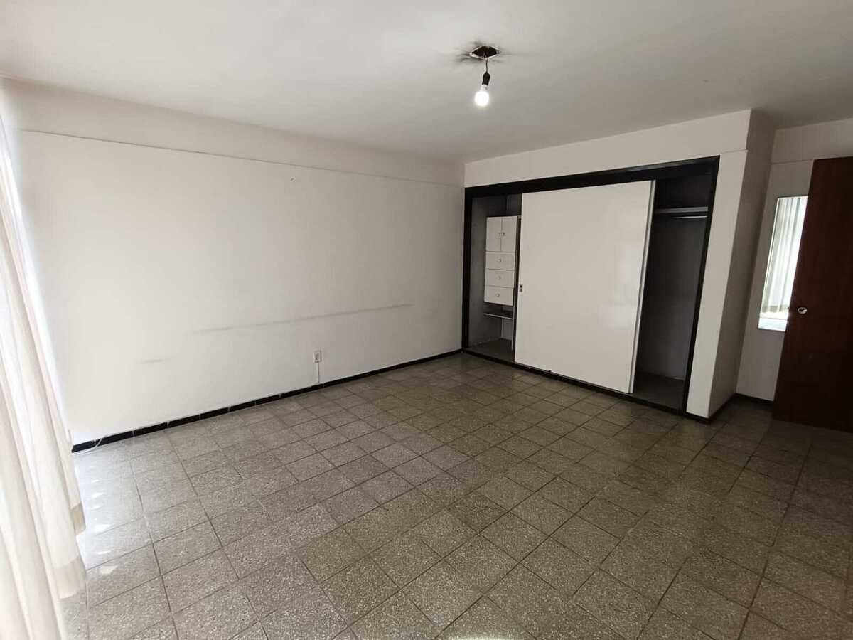 Casa En Venta En Vallarta Norte A Una Cuadra De Av. México.