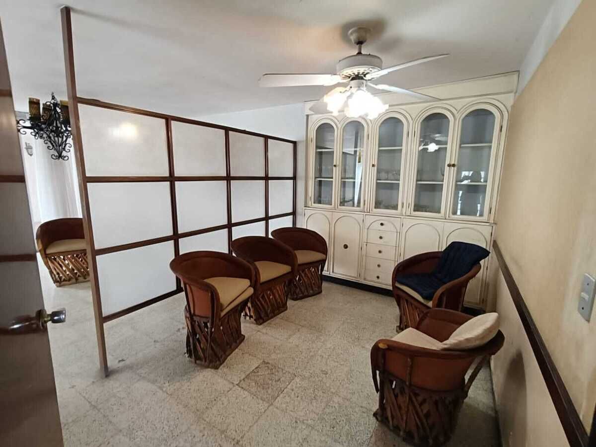 Casa En Venta En Vallarta Norte A Una Cuadra De Av. México.
