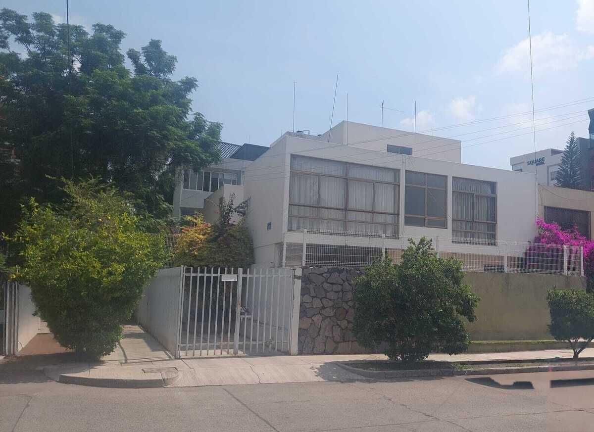 Casa En Venta En Vallarta Norte A Una Cuadra De Av. México.